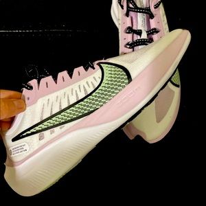 Nike Air Zoom Gravity